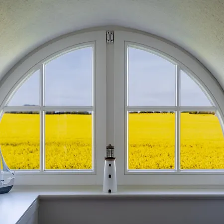 Vakantiehuis Meerzeit Ruegen Mit Reetdach, Sauna Und Wasserblick *