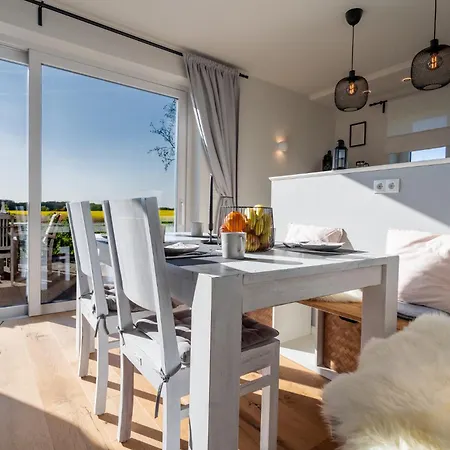 Meerzeit Ruegen Mit Reetdach, Sauna Und Wasserblick * Poseritz