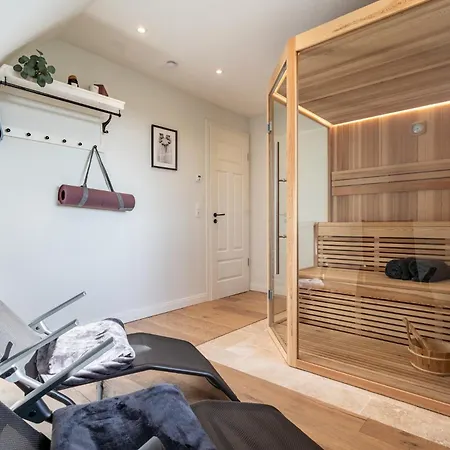 Meerzeit Ruegen Mit Reetdach, Sauna Und Wasserblick Vakantiehuis *